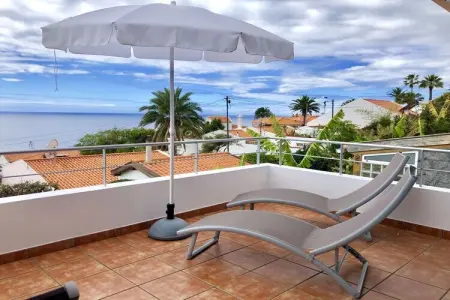 Maison Caniço de Baixo avec vue mer et terrasse couverte : photo 2