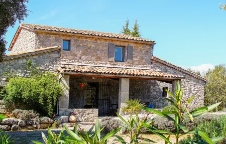 Location maison à Labeaume, Stones house