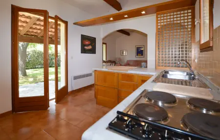 Maison 6 personnes avec piscine et jardin à Prunete : photo 11