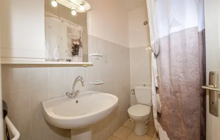 Maison 6 personnes avec piscine et jardin à Prunete : photo 15