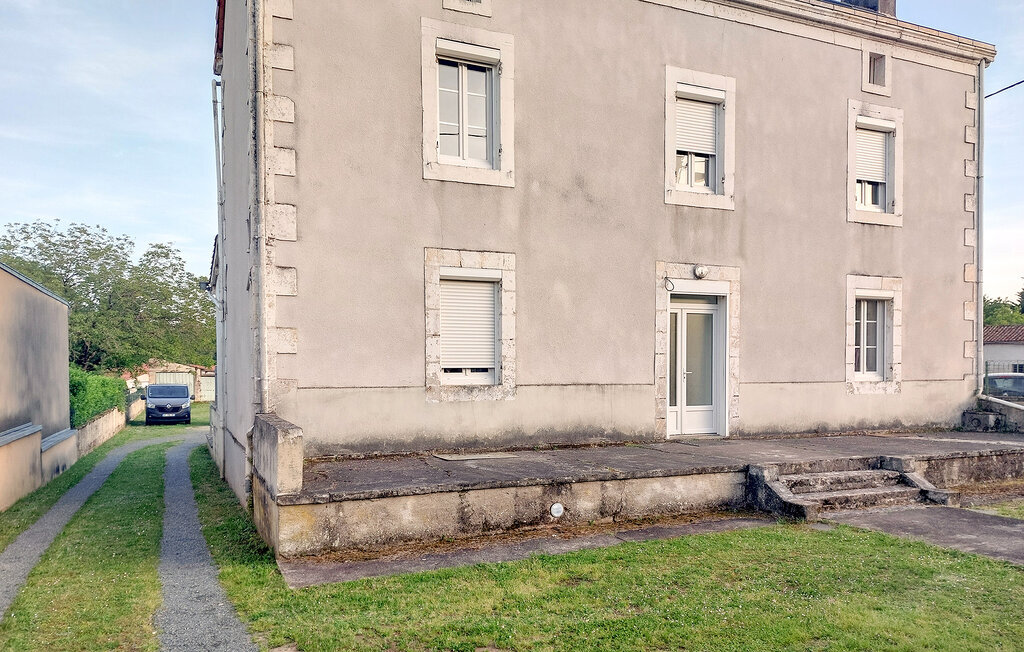Studio 21 m² à Savignac-les-Églises, puits de lumière - Photo 5