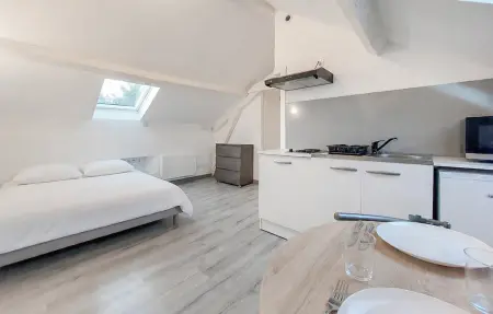 Location appartement à Savignac les Églises, Charmant Appartement