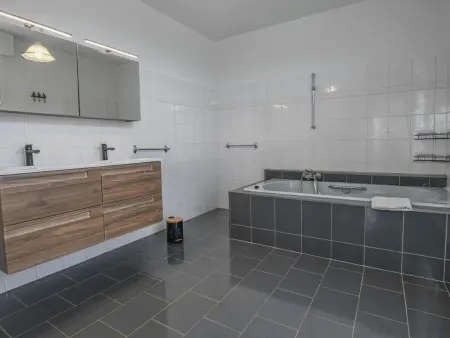 Gîte 10 pers. avec rivière et activités en Pays d'Othe : photo 13