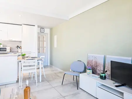Croix du Sud – Appartement 50m² à 230 m de la plage : photo 11