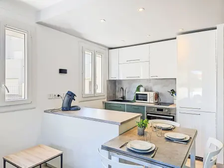 Croix du Sud – Appartement 50m² à 230 m de la plage : photo 16