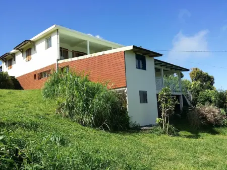 Location maison à Saint Claude, Maison conviviale avec vue à Saint-Claude, 36 m², terrasse