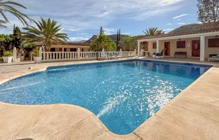 Maison 20 pers. avec piscine à Elda, 1000 m² : photo 2