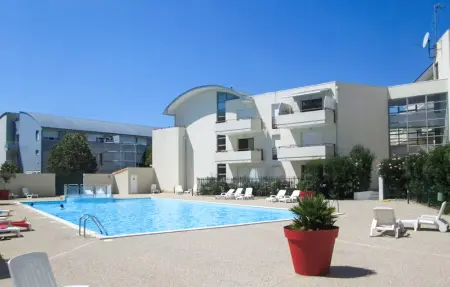 Studio avec balcon et piscine, plage des Minimes