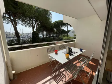 Studio cabine rénové avec parking, Port Camargue : photo 2