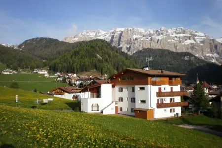 Maison 3 chambres Wolkenstein, terrasse vue montagnes : photo 1