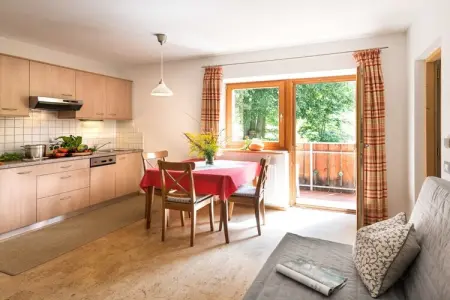Appartement 42 m² Völs am Schlern, matériaux naturels : photo 14