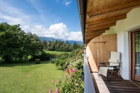 Appartement 42 m² Völs am Schlern, matériaux naturels : photo 18