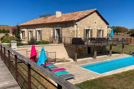 Location villa à Fouleix, Villa de campagne à Fouleix avec piscine et jardin