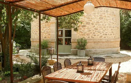 Tour XIXe siècle avec piscine privée à Aimargues : photo 11