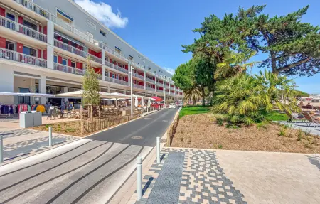 Appartement 90 m² face à la plage de Royan : photo 1
