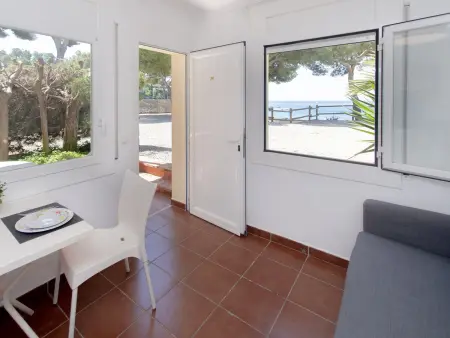 Studio première ligne de plage à Roses, parking inclus : photo 7