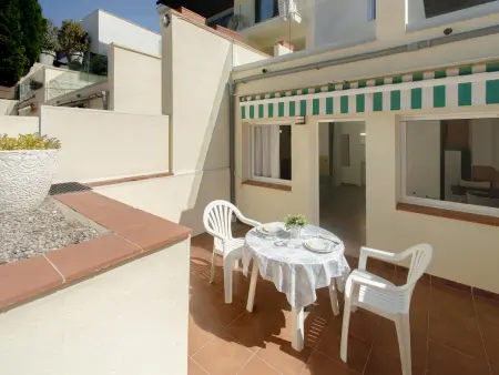 Studio première ligne de plage à Roses, parking inclus : photo 2