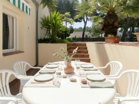 Studio première ligne de plage à Roses avec parking : photo 1