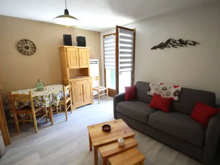 Petit 2P avec loggia 10m² - Vue montagne à Bagnères-de-Luchon : photo 1