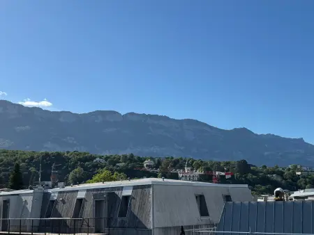 Appartement 84 m² vue montagnes terrasse couverte : photo 11