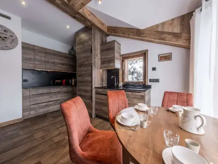 Appartement 3 chambres, centre Courchevel, balcons vue station : photo 3
