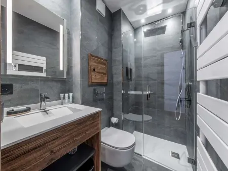 Appartement 3 chambres, centre Courchevel, balcons vue station : photo 9