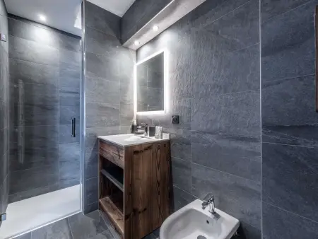 Appartement 3 chambres, centre Courchevel, balcons vue station : photo 10