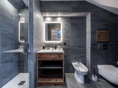 Appartement 3 chambres, centre Courchevel, balcons vue station : photo 12