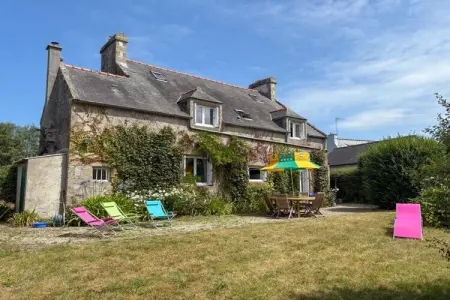 Location maison à Landunvez, Charmante maison côtière en pierre avec jardin