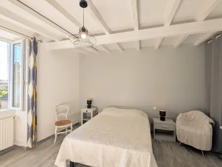 Gîte Saint-Marcel, 4 pers. – Jardin clos & véranda : photo 4