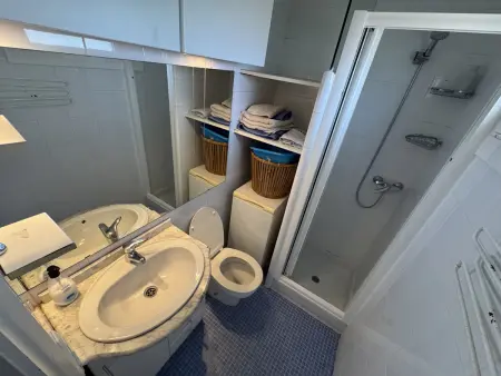 Appartement 100 m plage, climatisé, parking couvert : photo 13