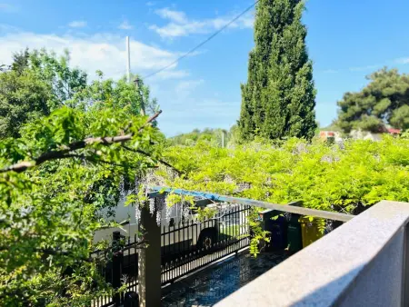 Maison Larisa : terrasse et jardin à 600 m de la mer : photo 2