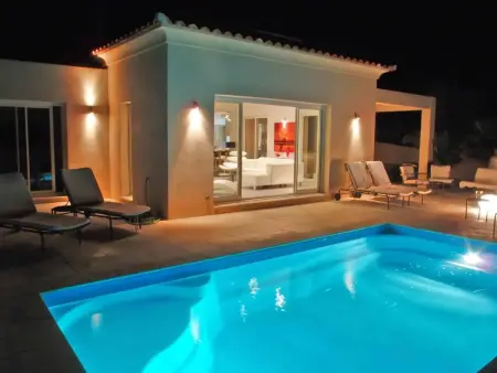 Location maison à Calvi, Charmante villa avec piscine privée à Calvi, 132 m²