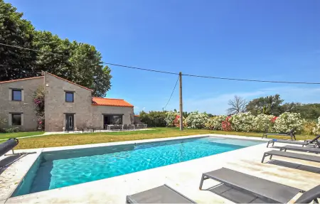 Location maison à Saint Génis des Fontai, Superbe villa piscine privée