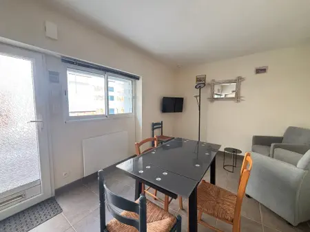 Appartement 2 pers. accès direct plage aux Sables : photo 5