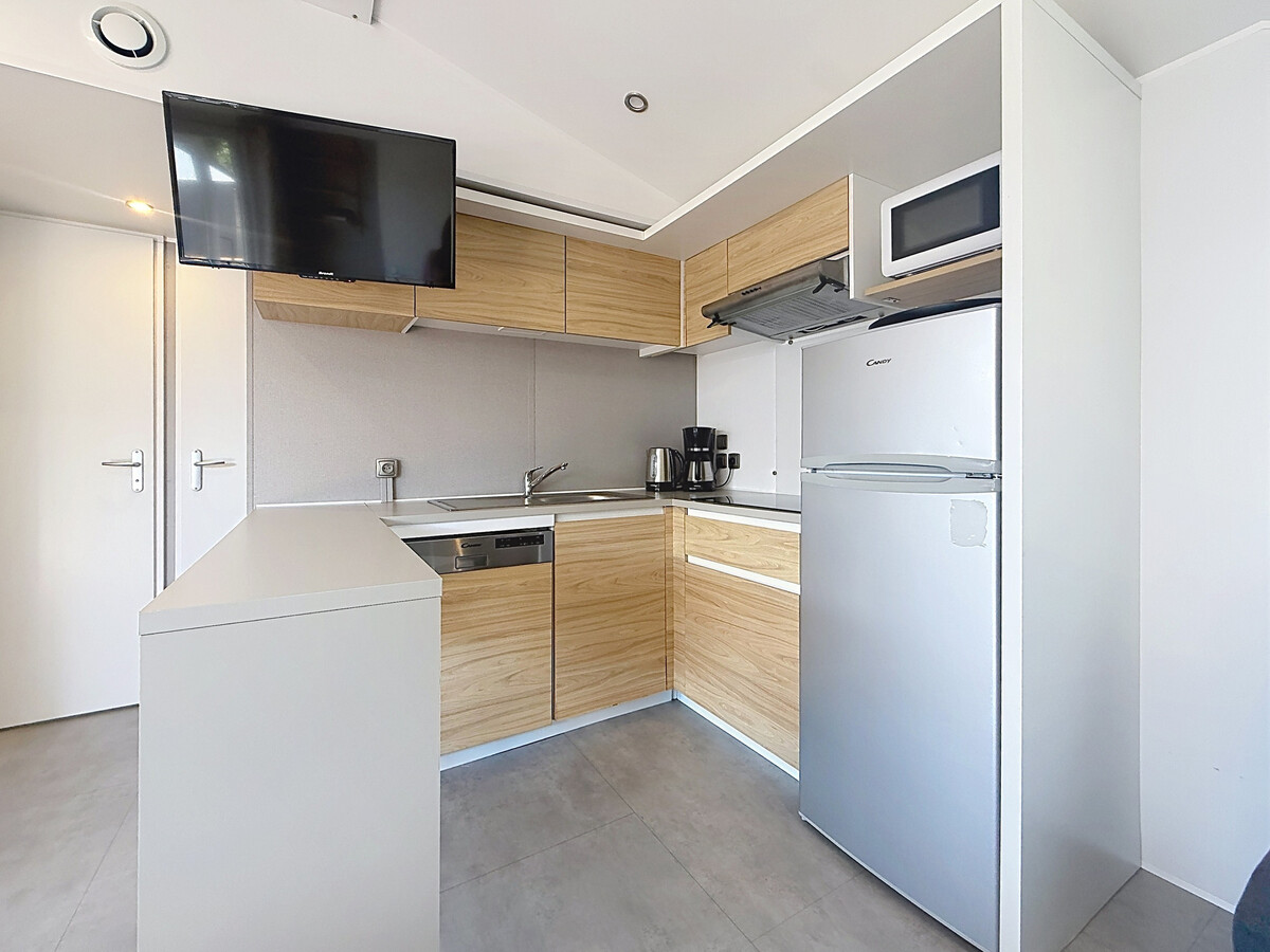 Mobil-home 31 m² à 200 m de la plage, piscine chauffée - Photo 6