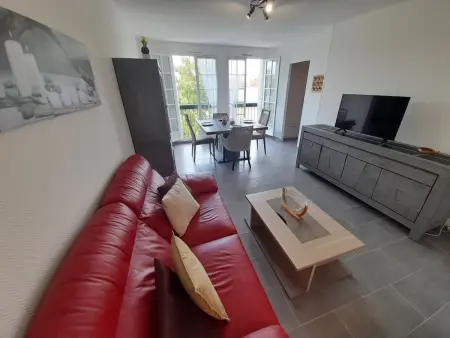 Appartement 3 pièces centre-ville, 600 m des Thermes : photo 1