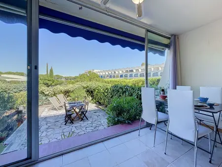 Les Jardins du Port – Apt 2P à 300m de la mer : photo 2