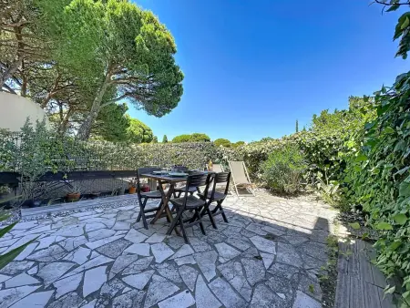 Les Jardins du Port – Apt 2P à 300m de la mer : photo 24