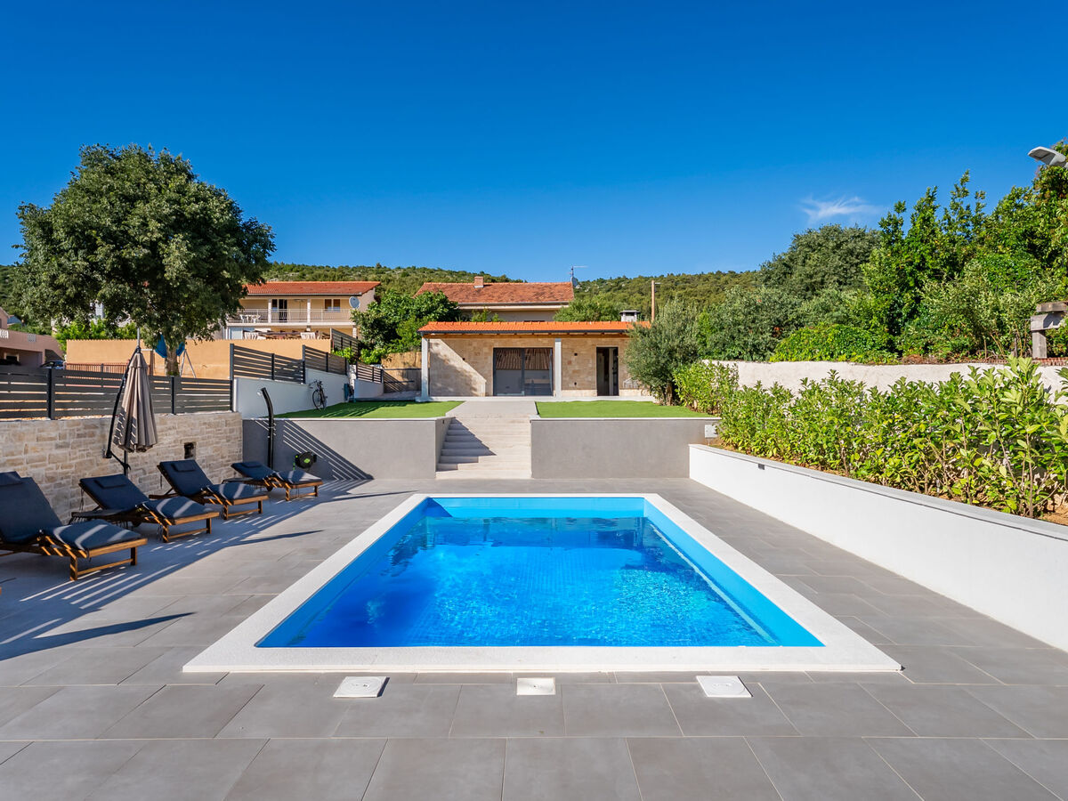 Maison Marko avec piscine chauffée à Pirovac - Photo 2