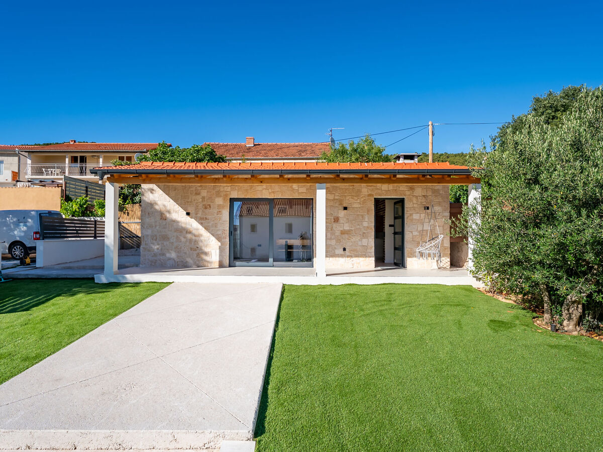 Maison Marko avec piscine chauffée à Pirovac - Photo 3