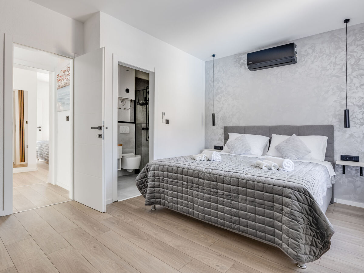 Maison Marko avec piscine chauffée à Pirovac - Photo 13