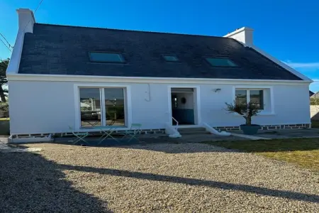 Location maison à Ploudalmézeau, Maison familiale rénovée près de Brittany Shore
