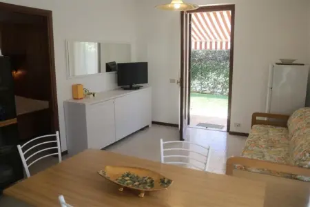 Sole del Garda iQuattro – Appartement jardin & piscine : photo 8