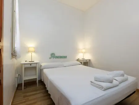 Appartement Gràcia, 60 m² balcon cour intérieure - 3 pers. : photo 2