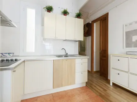 Appartement Gràcia, 60 m² balcon cour intérieure - 3 pers. : photo 4