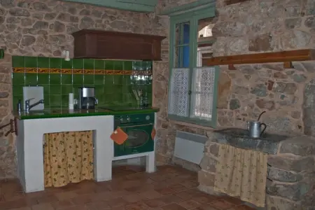 La Placette, maison en pierre à Bizanet : photo 3