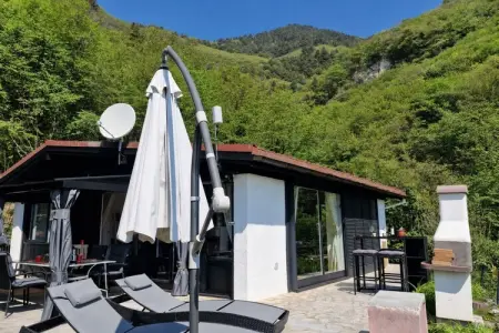 Mobil-home 4 pers. avec vue lac de Garde à Tignale : photo 1