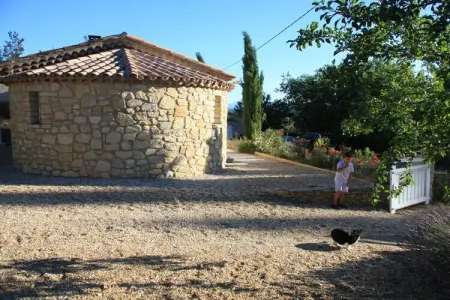 Maison de vacances à Malaucène avec piscine et 6 terrasses : photo 4
