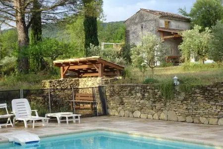 Maison de vacances à Malaucène avec piscine et 6 terrasses : photo 8